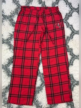 NFL Team Apparel Women’s Red Black Plaid Tampa Bay Buccaneers Pajama Pants M